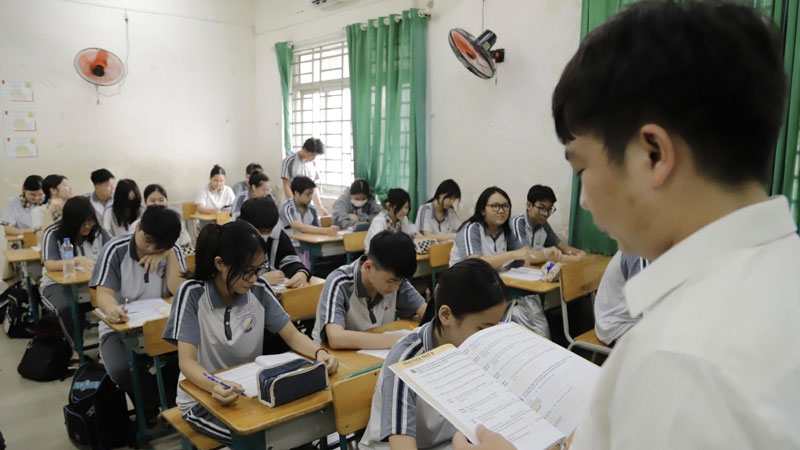 Thứ trưởng Phạm Ngọc Thưởng phụ trách giáo dục phổ thông