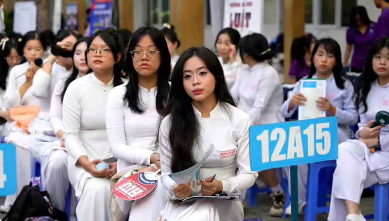 Năm 2026 cấp bằng tốt nghiệp THPT số cho học sinh cả nước