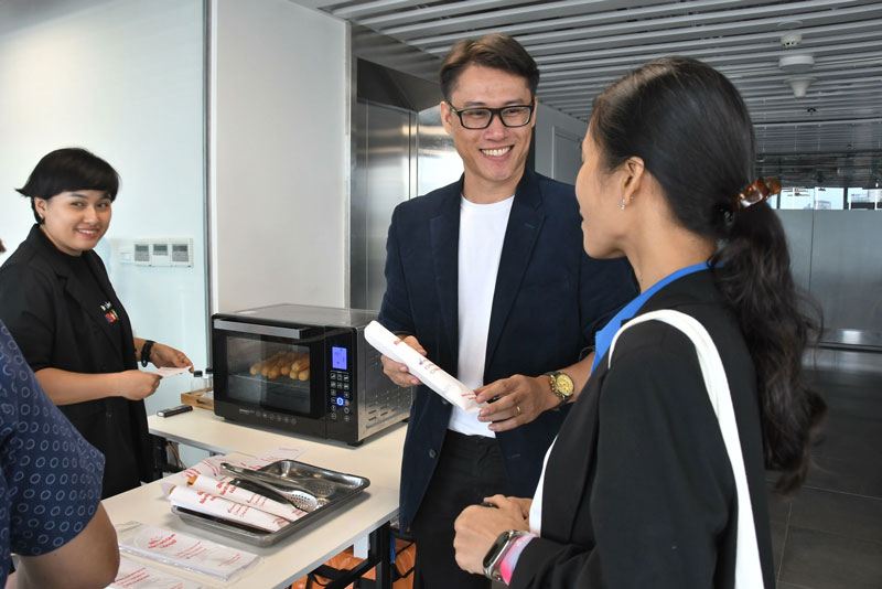 Gác bằng kỹ sư, chàng trai khởi nghiệp với bánh mì đông lạnh