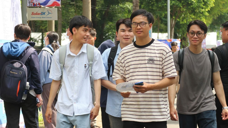 Nhiều việc làm lương từ 15 triệu đồng trở lên cho sinh viên mới ra trường