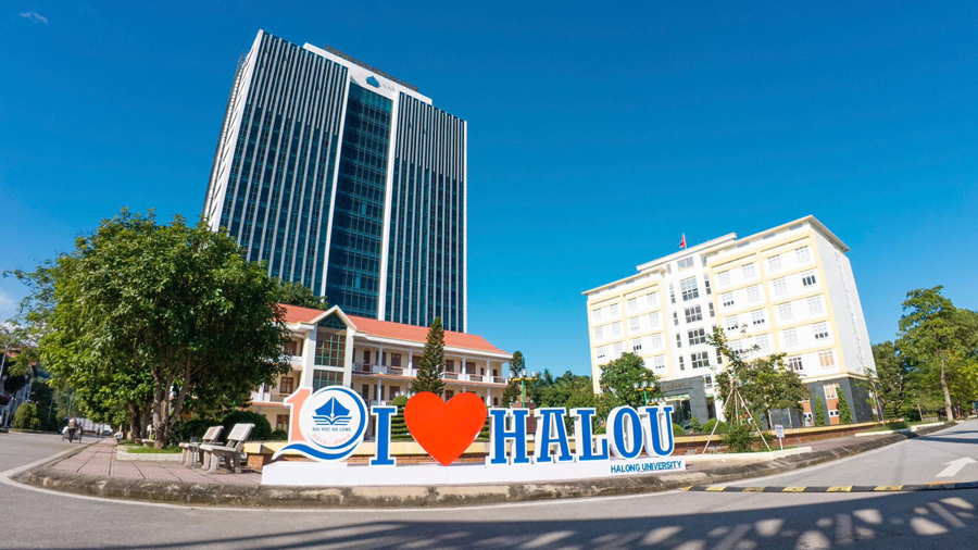 Trường Đại học Hạ Long