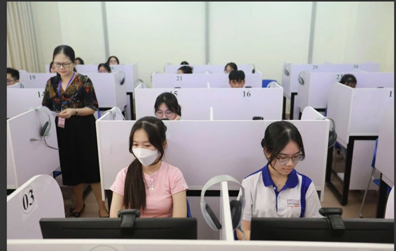 Thi tốt nghiệp THPT trên máy tính: Học sinh, phụ huynh lo nhất điều gì?