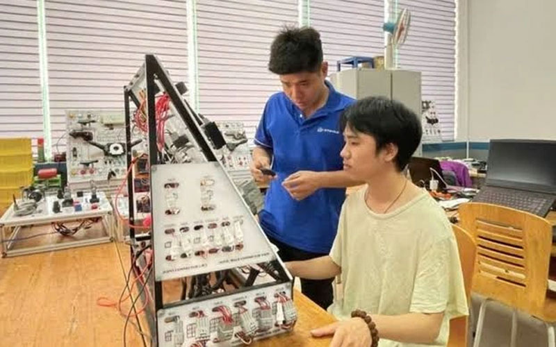 Kỹ sư trẻ tài năng được hưởng phụ cấp tăng thêm bằng 150% lương