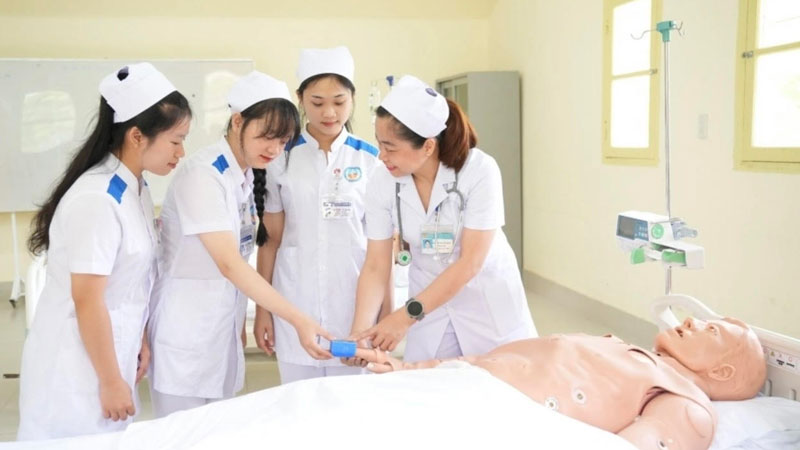 Sẽ sáp nhập loạt trường cao đẳng Y tế