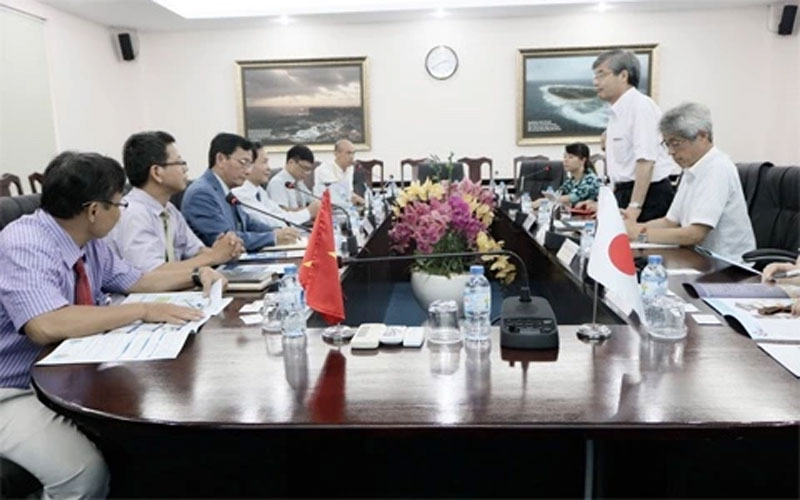 Trường ĐH trải thảm để thu hút chuyên gia