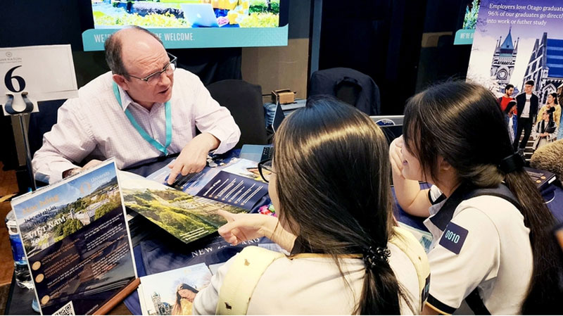 Chuyện của những người tư vấn du học