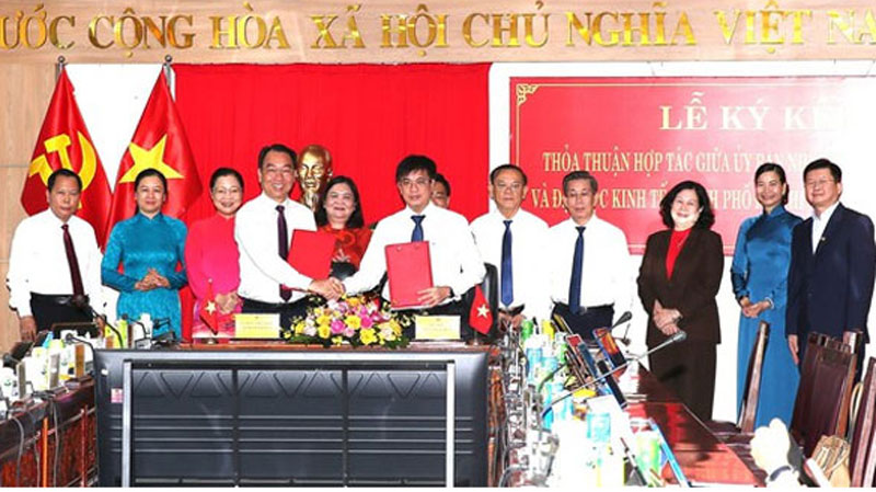 Vĩnh Long bắt tay Đại học Kinh tế TPHCM: Hợp lực tri thức, mở hướng phát triển vùng