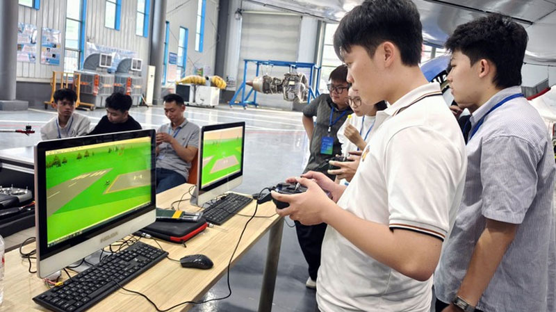 Sinh viên Việt Nam học xe năng lượng mới, UAV tại Trung Quốc