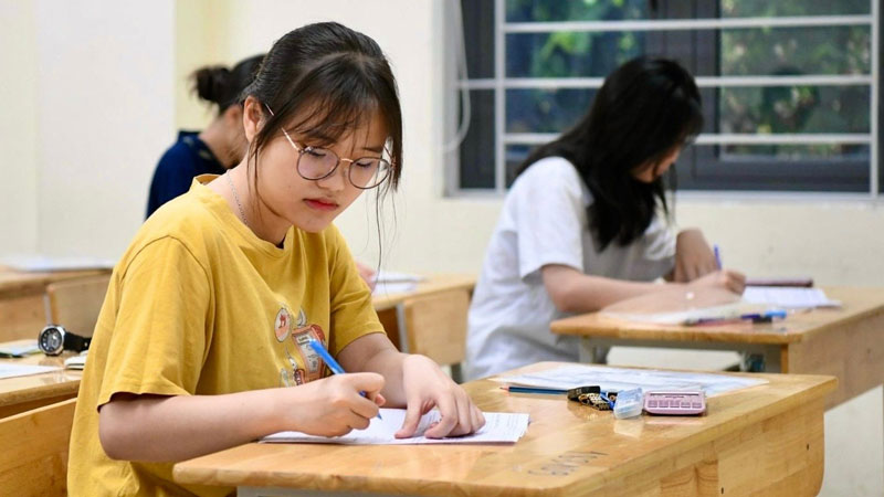 Bỏ hay giữ kỳ thi tuyển sinh vào lớp 10?