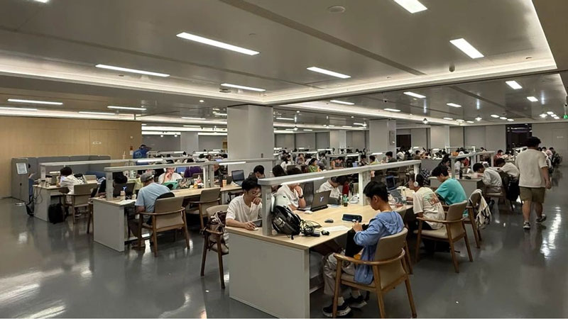 ChatGPT khẳng định: AI bùng nổ, dân công nghệ chưa chắc giàu bằng 5 ngành này!