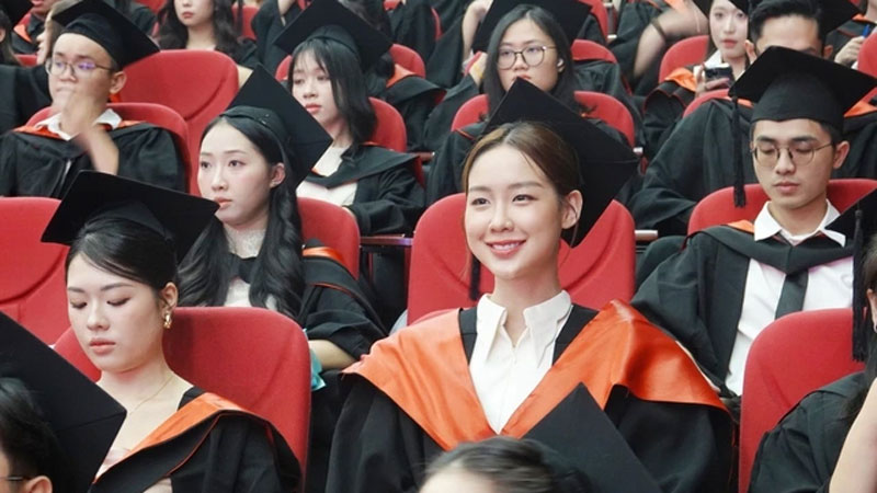 Hoa hậu Bảo Ngọc tốt nghiệp loại giỏi trường thành viên ĐH Quốc gia TP.HCM