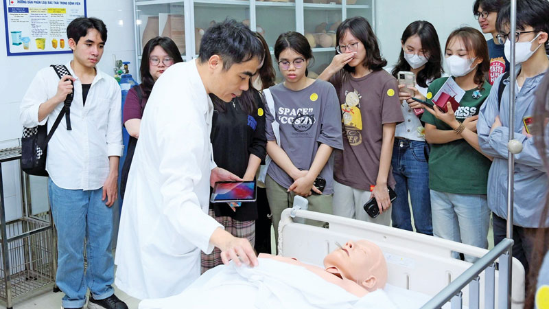 Siết chất lượng đào tạo ngành y: Đừng ‘thả gà ra đuổi’