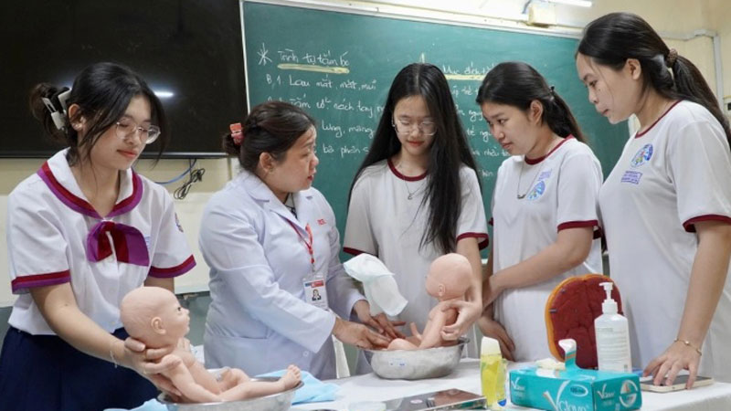 Quốc hội thông qua cấp học mới, ngang hàng với trung học phổ thông