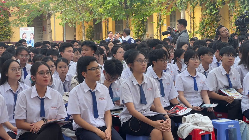 Khai m ạc chương trình Tư vấn Hướng nghiệp, Xét tuyển ĐH-CĐ năm 2026 Cùng bạn định hướng tương lai