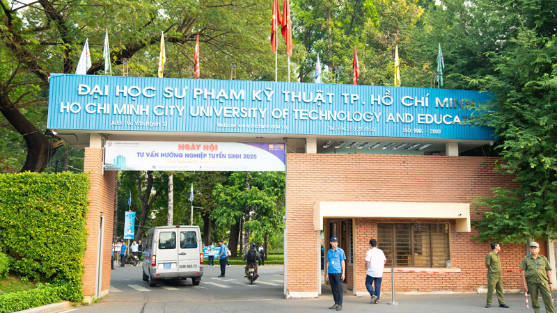 Năm 2026 Trường ĐH Công nghệ kỹ thuật TP.HCM xét tuyển bằng phương thức kết hợp