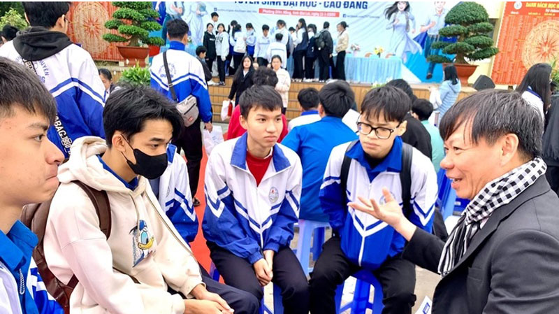 Học sinh trường chuyên không còn ‘vé ưu tiên’ vào đại học