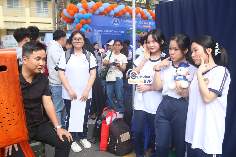 Ngày hội tư vấn hướng nghiệp tuyển sinh năm 2026: Học sinh trải nghiệm ngành nghề một cách trực quan, sinh động