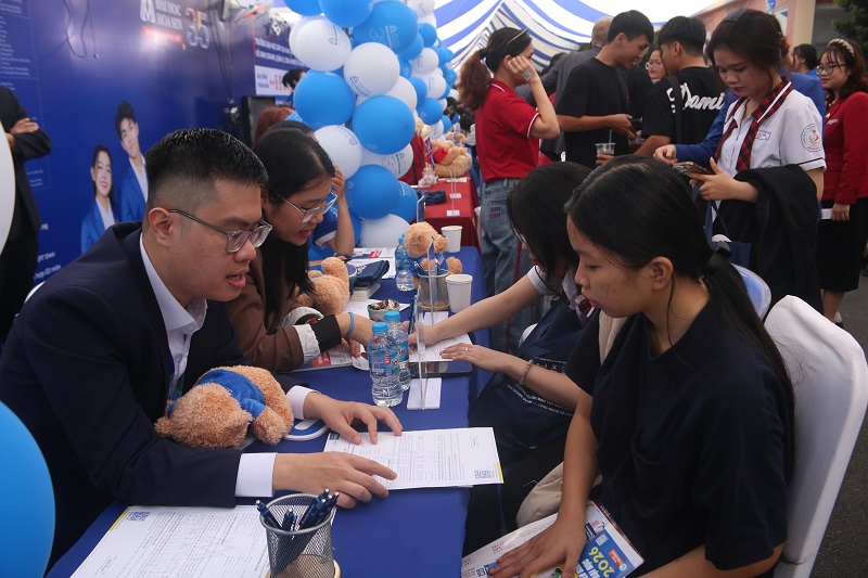 Ngày hội Cùng bạn quyết định tương lai 2026: Hỗ trợ học sinh giải quyết bài toán lựa chọn ngành nghề