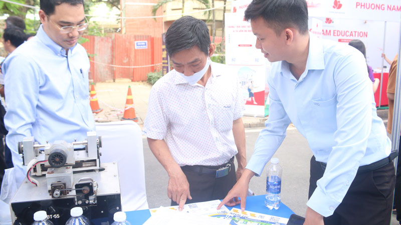 Nhiều chương trình học bổng tại Ngày hội tư vấn hướng nghiệp tuyển sinh năm 2026