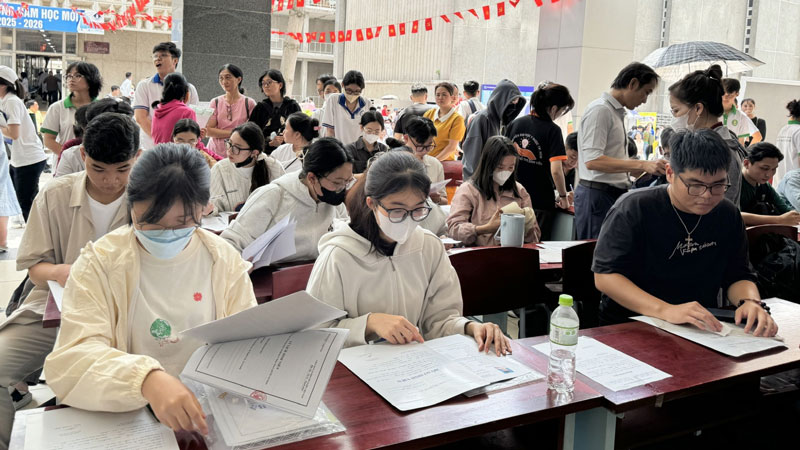 Trường đại học Y Dược TPHCM siết đầu vào bác sĩ nội trú, bổ sung vòng phỏng vấn