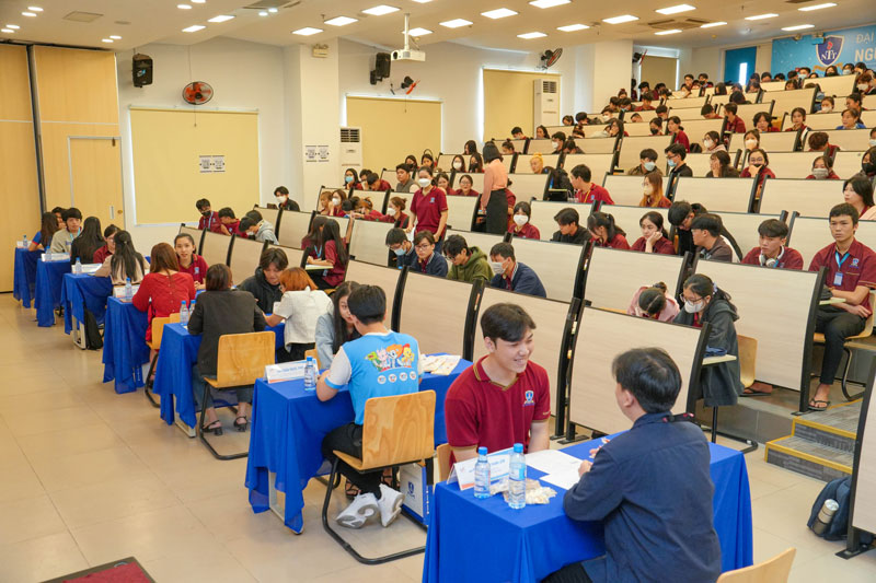 Trường ĐH Nguyễn Tất Thành vào Top 10 đại học uy tín – chất lượng quốc gia 2026