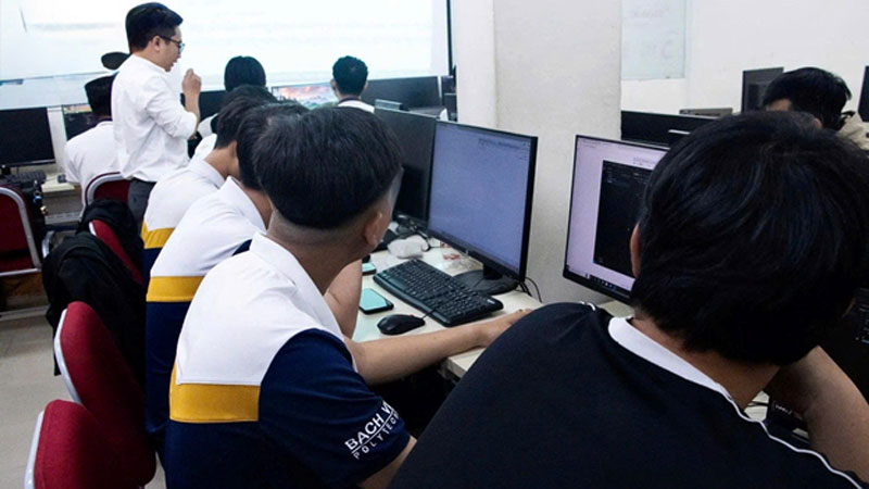 Bằng cấp không còn là tấm vé bảo đảm