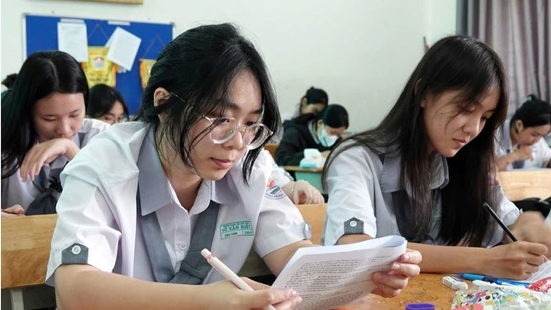 Tuyển sinh ĐH 2026: Xét học bạ kèm điều kiện, điều chỉnh điểm cộng