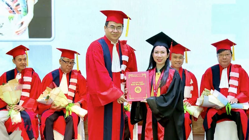 Rộ quảng cáo ôn thi bác sĩ nội trú, ĐH Y Dược TPHCM cảnh báo