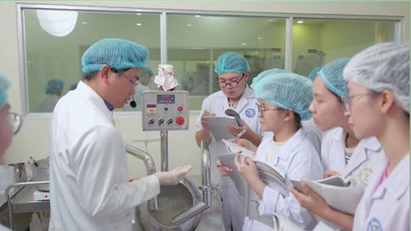 Trường đại học Y Dược TPHCM được đào tạo thí điểm ngành công nghệ dược phẩm