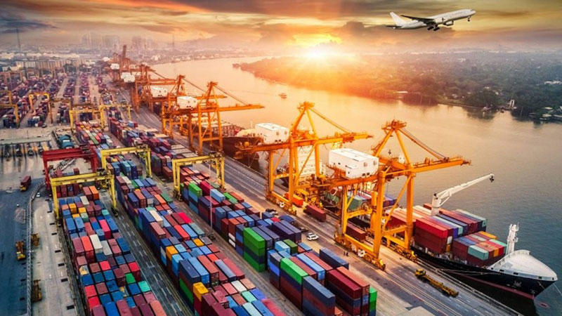 Logistics có thật sự là ngành học với công việc hấp dẫn, lương cao?