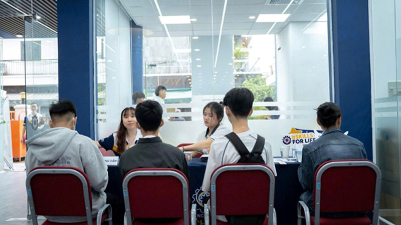Cao đẳng lên ngôi trong kỷ nguyên nhân lực làm được việc ngay