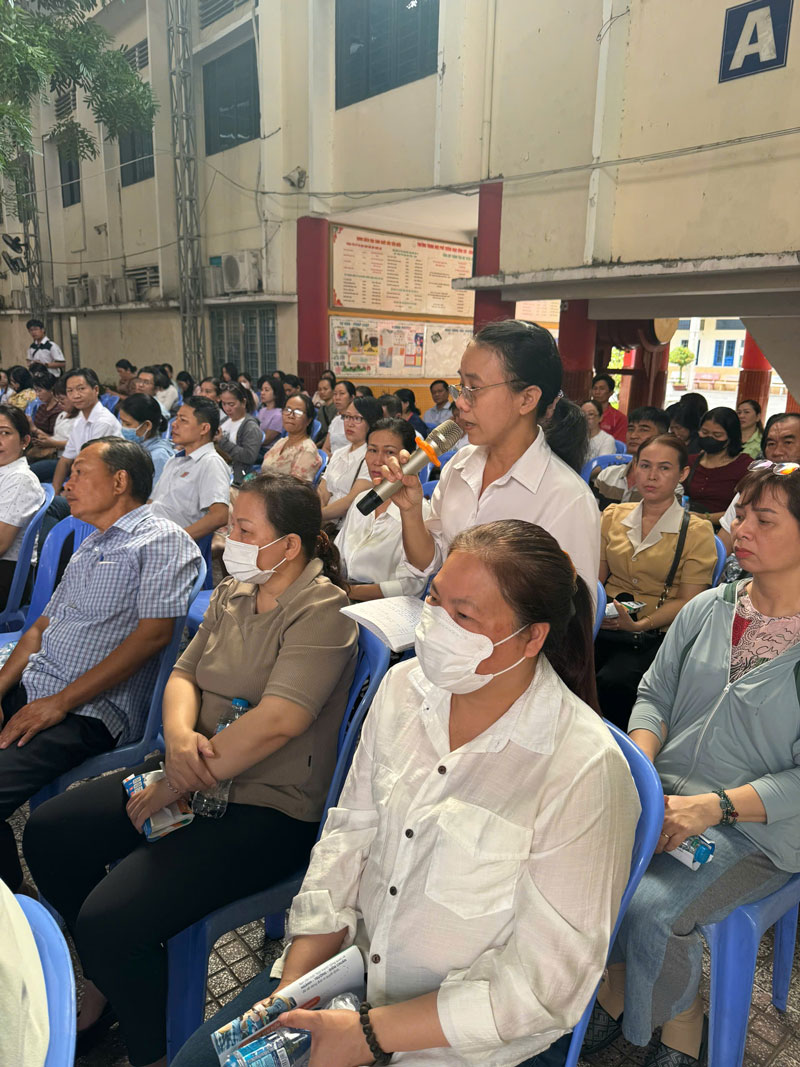 Chương trình Cùng bạn định hướng tương lai năm 2026 tại trường THPT Mạc Đĩnh Chi: Gỡ rối chọn ngành, mở lối vào đại học