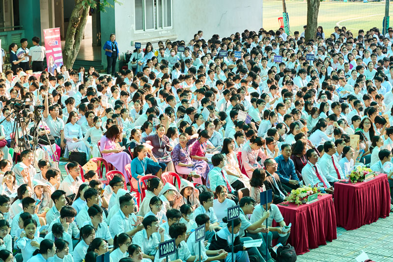 Tư vấn tuyển sinh Cùng bạn định hướng tương lai 2026 tại Trường THPT Võ Văn Kiệt: Chọn ngành… khó bị AI thay thế.