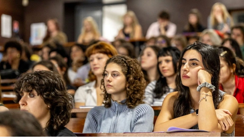 Pháp tăng học phí gấp 16 lần với du học sinh ngoài EU
