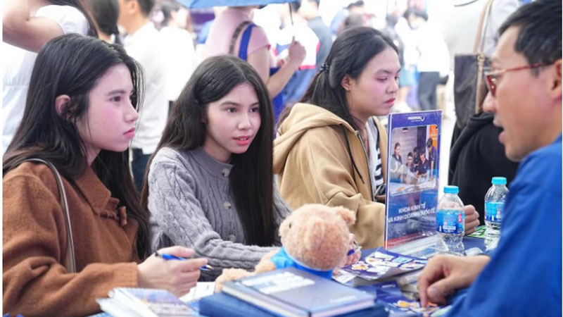 Tiếp tục siết phương thức xét tuyển bằng học bạ