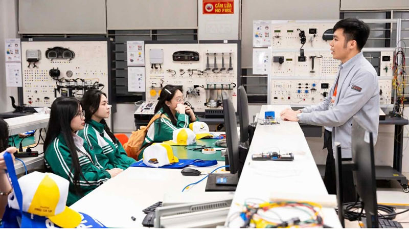 Vì sao đề xuất bỏ tuyển thẳng đại học với giải Khoa học kĩ thuật quốc gia?
