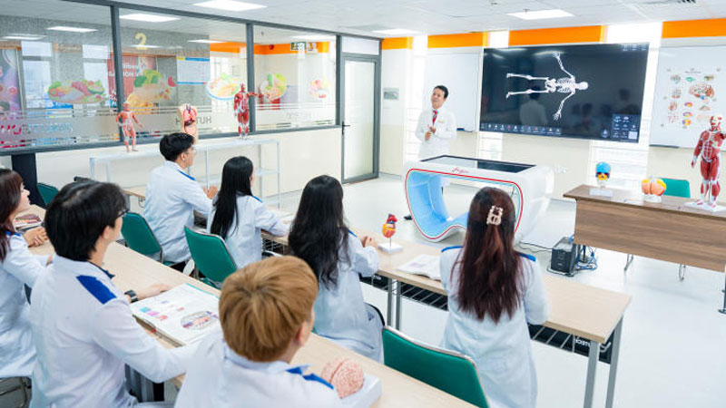 HUTECH thành lập Trường Y và Khoa học Sức khỏe