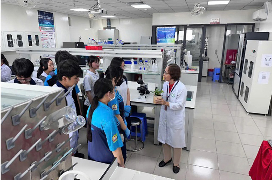 Có nên để hoạt động trải nghiệm, hướng nghiệp là môn học riêng?