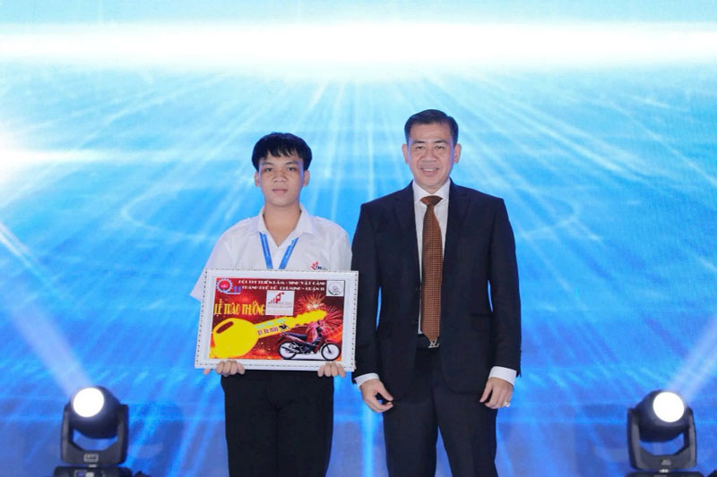 ĐH Công nghiệp TP.HCM dành 80 tỉ đồng học bổng cho sinh viên năm học 2026-2027