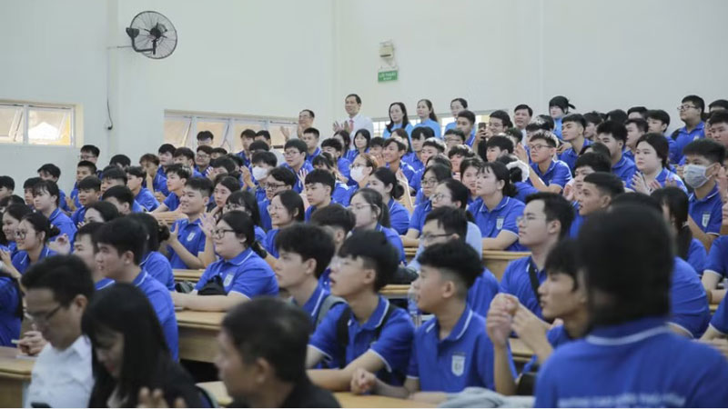 UBND TPHCM tổ chức lại hàng loạt trường cao đẳng