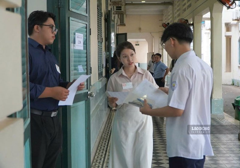 Tuyển sinh đại học 2026: Nhóm ngành Sư phạm tăng, Luật giảm