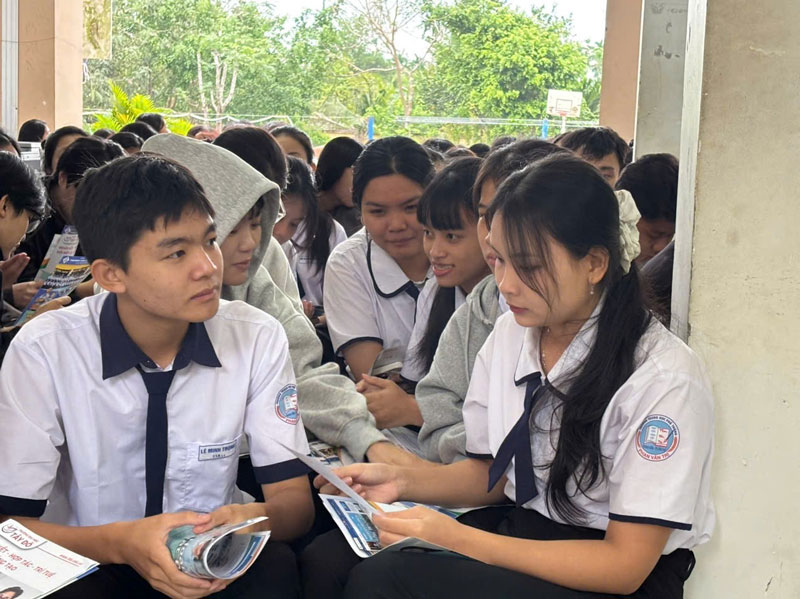 Đề thi 2027 có thể khó hơn, bằng đại học có cần khó hơn?