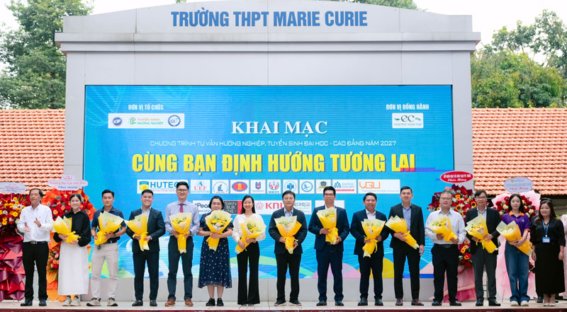 Khai mạc chương trình Cùng bạn định hướng tương lai 2026: Đồng hành cùng học sinh trước ngưỡng cửa nghề nghiệp