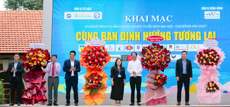 Khai mạc chương trình Cùng bạn định hướng tương lai 2026: Đồng hành cùng học sinh trước ngưỡng cửa nghề nghiệp